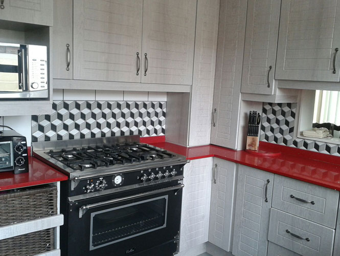 STARRY RED QUARTZ COUNTERTOP